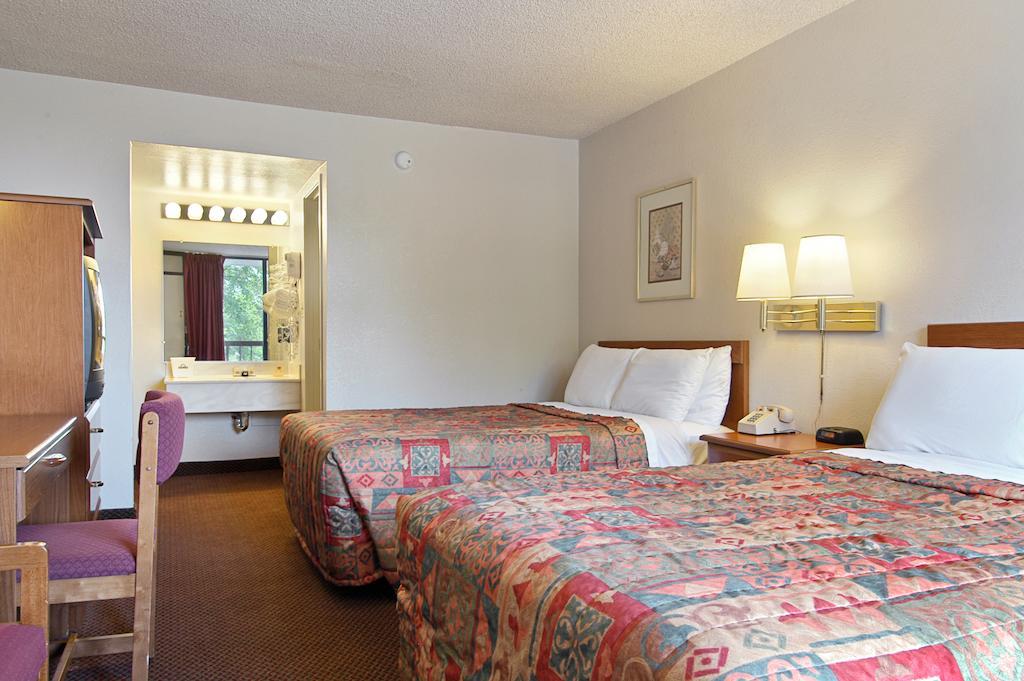 Americas Best Value Inn Reno Room photo